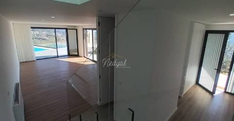 Moradia T4 com piscina exterior e uma vista panorâmica!