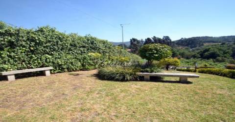 Moradia Rústica T6 com piscina e jardim em Ponte de Lima