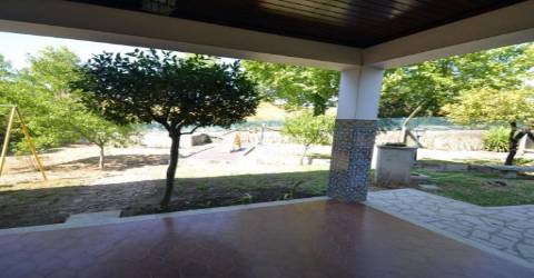 Moradia Rústica T6 com piscina e jardim em Ponte de Lima