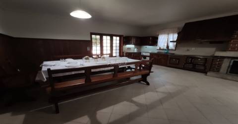 Moradia Rústica T6 com piscina e jardim em Ponte de Lima