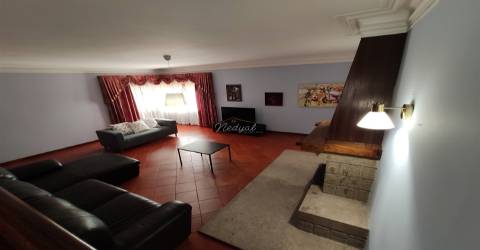 Moradia Rústica T6 com piscina e jardim em Ponte de Lima