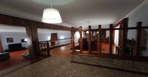 Moradia Rústica T6 com piscina e jardim em Ponte de Lima