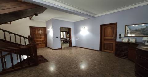 Moradia Rústica T6 com piscina e jardim em Ponte de Lima