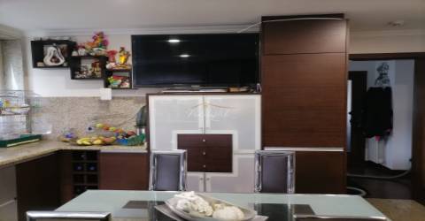 Moradia geminada T3 com piscina e logradouro em Vila Nova de Gaia