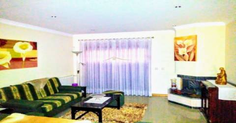 Moradia geminada T5 Braga