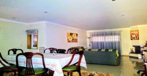 Moradia geminada T5 Braga