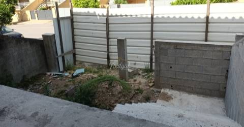 Moradia geminada T3 em estrutura para construção, Loureira, Vila Verde