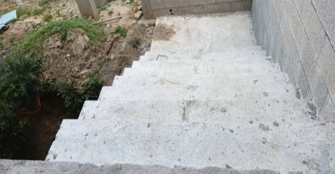 Moradia geminada T3 em estrutura para construção, Loureira, Vila Verde