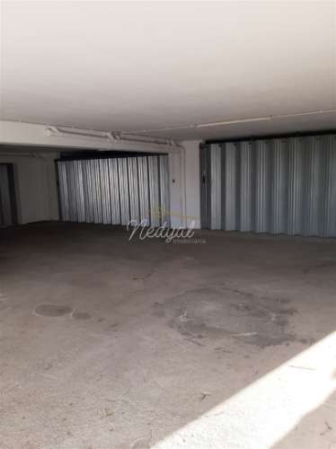 Moradia em banda T4 com jardim e vistas para o mar