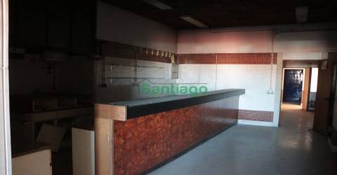 ARRENDAMENTO Edifício das antigas instalações dos CTT