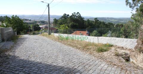Terreno com 1875 m2 localizado em Arões (S. Romão), Fafe