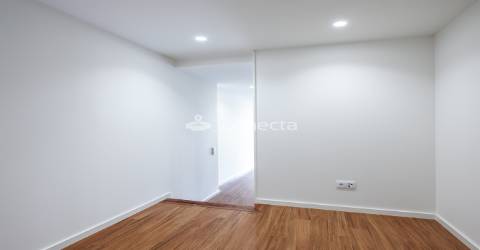 Apartamento T0 elevador centro do Porto