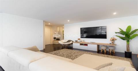 Apartamento T3 com varanda elevador e garagem em Apulia, Esposende