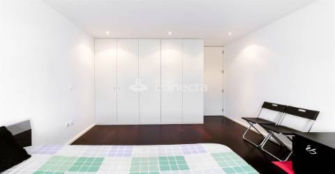 Apartamento T3 com varanda elevador e garagem em Apulia, Esposende