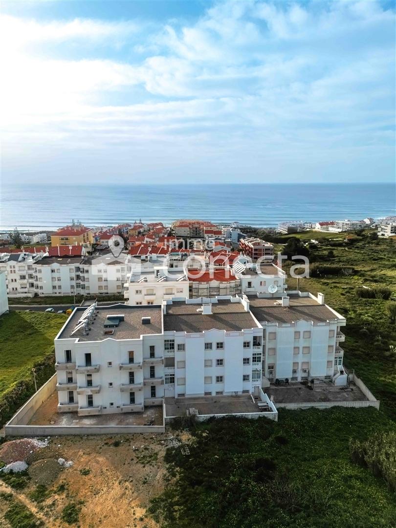 Apartamento T2 na Ericeira com elevador e garagem