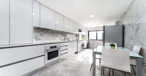 Apartamento T4 Venda em Carregado e Cadafais,Alenquer