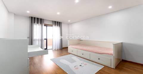 Apartamento T4 Venda em Carregado e Cadafais,Alenquer