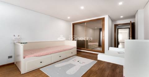 Apartamento T4 Venda em Carregado e Cadafais,Alenquer