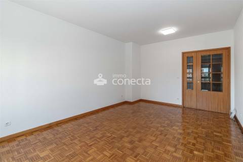 Apartamento T3 Venda em Vilar de Andorinho,Vila Nova de Gaia