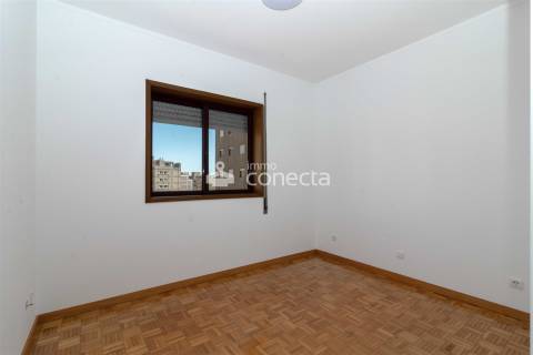 Apartamento T3 Venda em Vilar de Andorinho,Vila Nova de Gaia