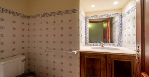 Excelente Moradia T4, transformada em T3 em Soalhães, Marco de Canaveses com jardim e piscina