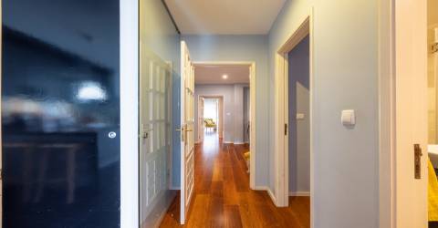 Apartamento T4 nas Antas, Porto com varanda e garagem