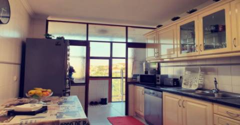 Apartamento T2 em Gulpilhares com varanda e garagem