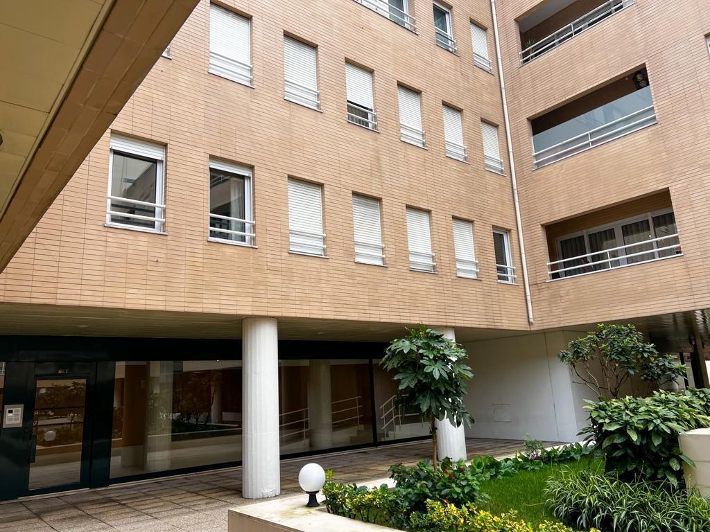 Apartamento T4 junto à Biblioteca Municipal de Gaia