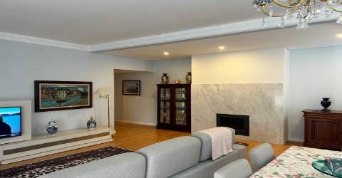 Apartamento T4 junto à Biblioteca Municipal de Gaia