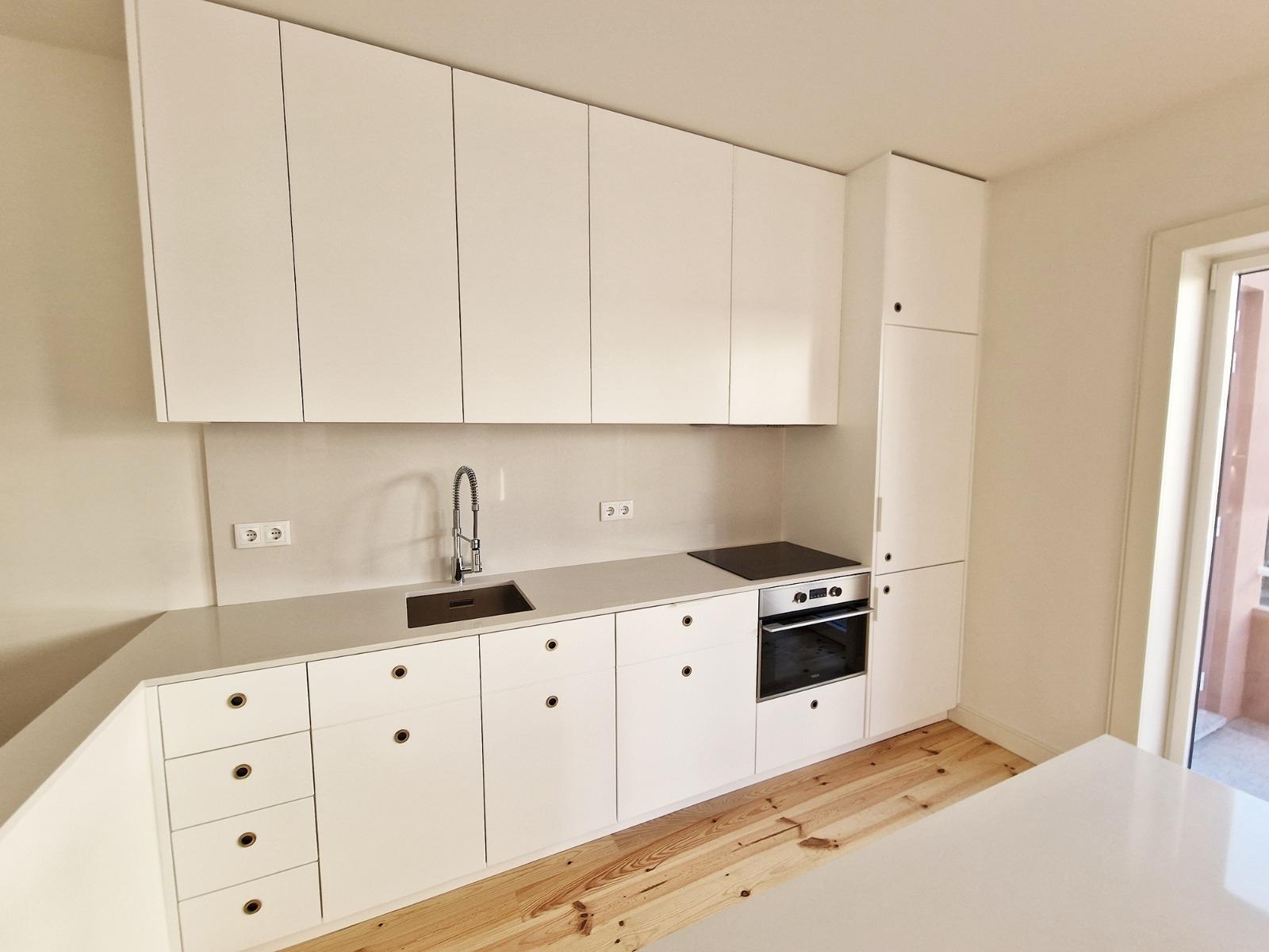 Apartamento T2 nas Antas, Rua Pedro Teixeira