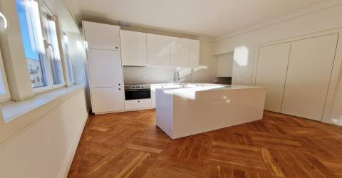 Apartamento T2 nas Antas, Rua Pedro Teixeira
