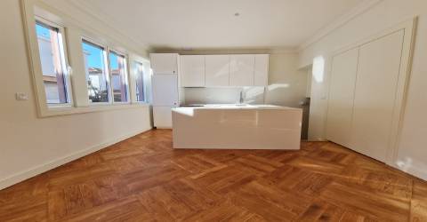 Apartamento T2 nas Antas, Rua Pedro Teixeira