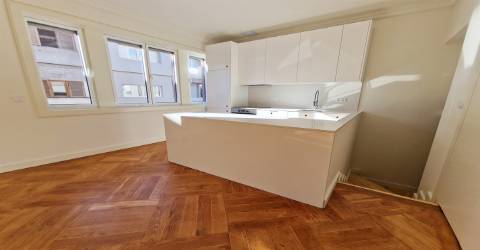 Apartamento T2 nas Antas, Rua Pedro Teixeira