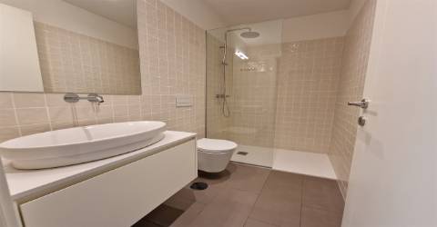 Apartamento T2 nas Antas, Rua Pedro Teixeira