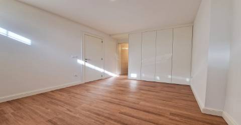 Apartamento T2 nas Antas, Rua Pedro Teixeira