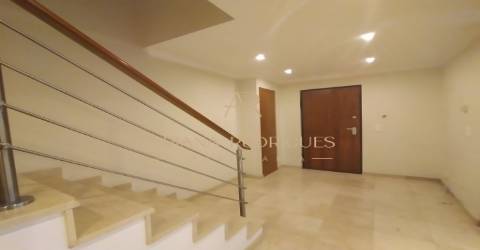 Moradia T4 Albarraque  com garagem