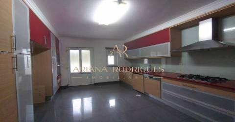 Moradia T4 Albarraque  com garagem