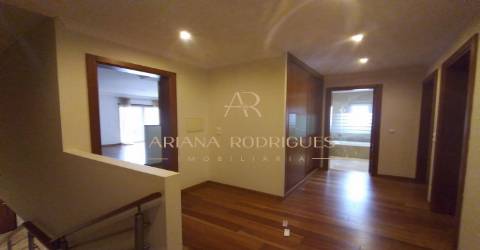 Moradia T4 Albarraque  com garagem