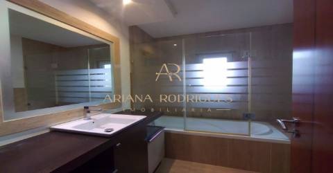 Moradia T4 Albarraque  com garagem