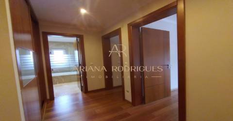 Moradia T4 Albarraque  com garagem