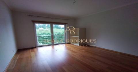 Moradia T4 Albarraque  com garagem