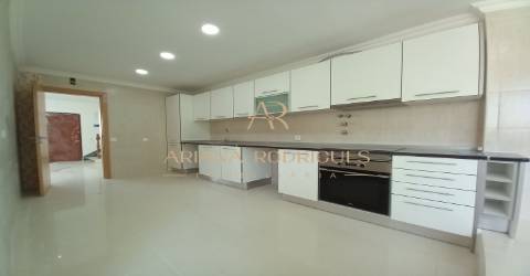 Moradia T3+3 Madorna