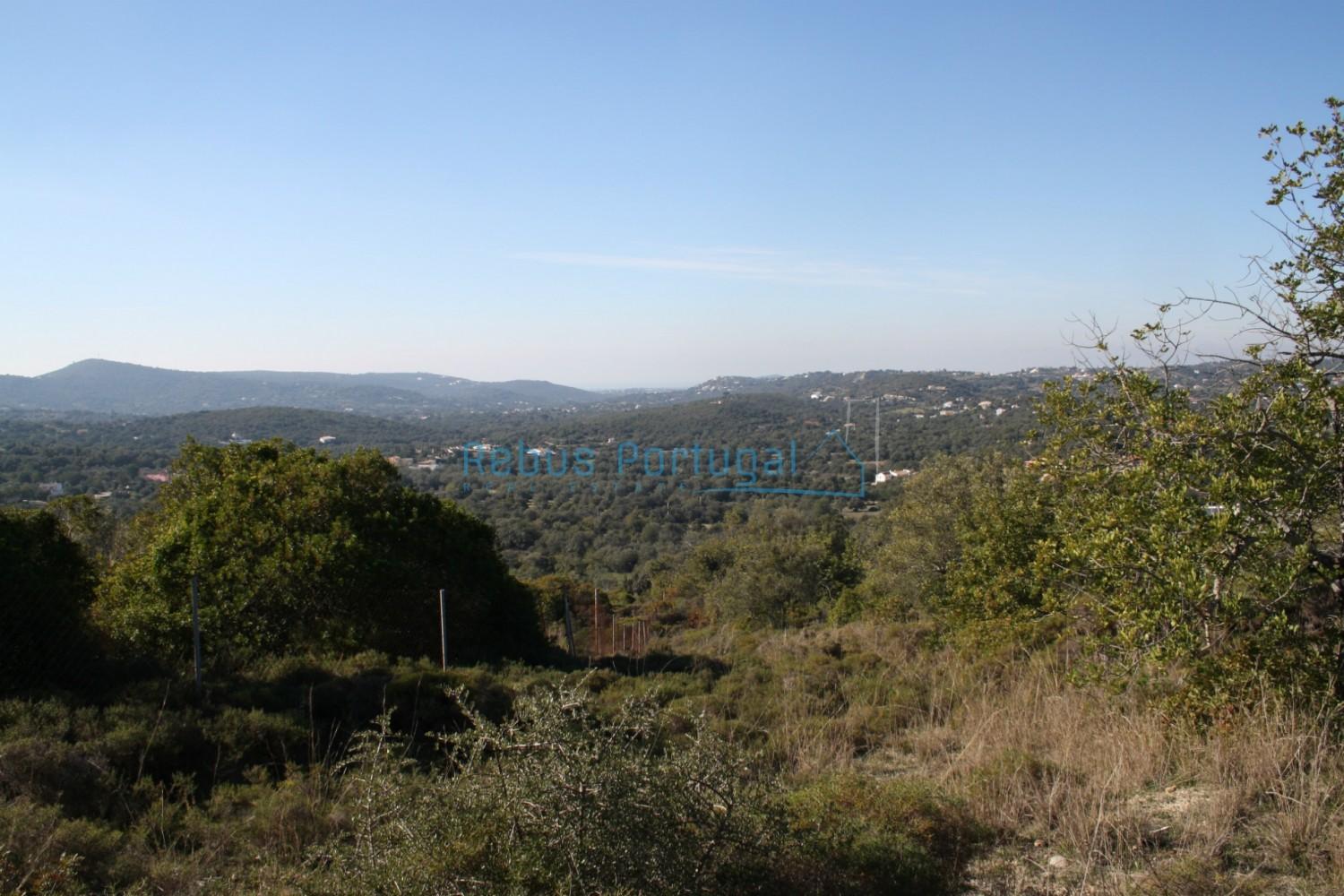 Ruina para restaurar, zona calma com vista mar