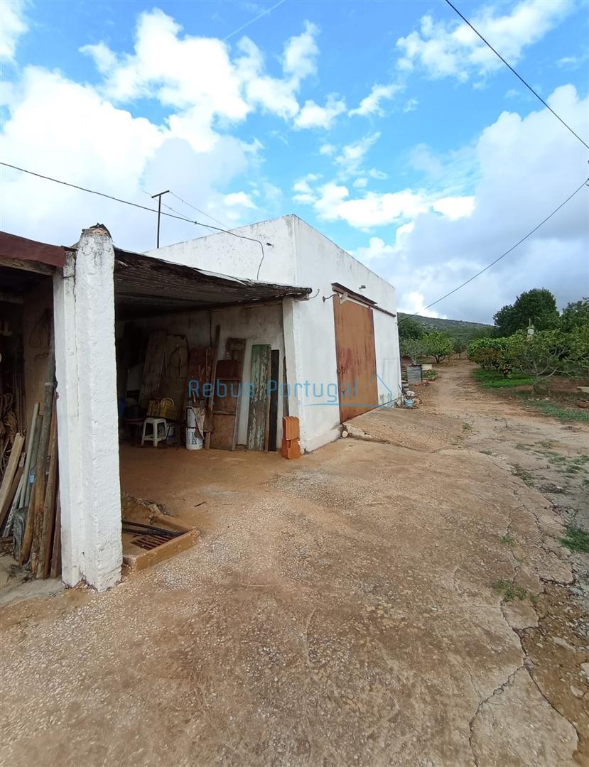 Terreno com moradia para restaurar, magnifica vista