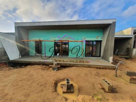 Moradia em Banda T3+1 Venda em Oiã,Oliveira do Bairro