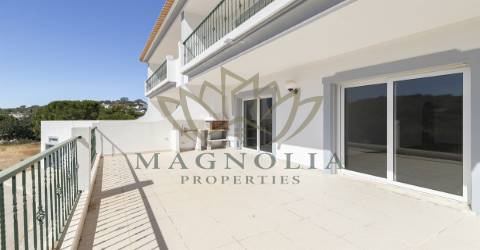 Moradia Geminada T4, S. Clemente, Loulé