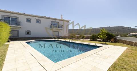 Moradia Geminada T4, S. Clemente, Loulé