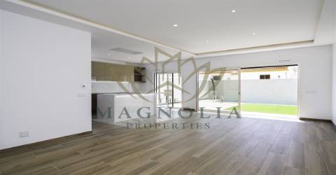 Santa Luzia - Moradia contemporânea T3 em construção