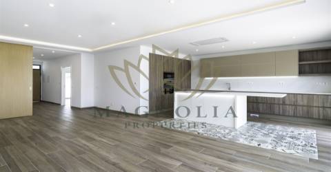 Santa Luzia - Moradia contemporânea T3 em construção