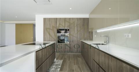 Santa Luzia - Moradia contemporânea T3 em construção